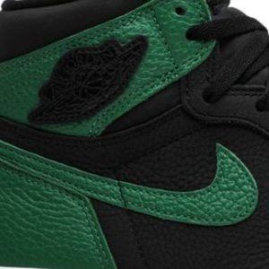SOLD. Air Jordan 1 Retro High OG 'Pine Green 2.0'